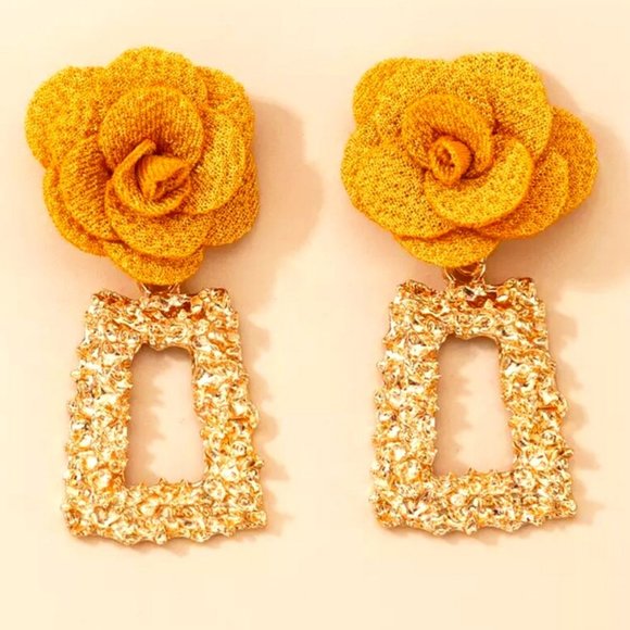 Jewelry - NEW Amber Yellow Flower & Shimmering Gold Trapezium Rectangle -Lots of Sparkles